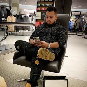 Meet your Posher, Efren